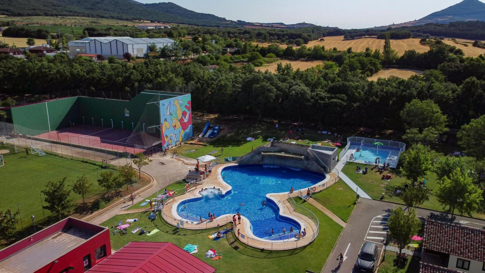 Camping Iratxe Ciudad De Vacaciones Ayegui Exterior photo